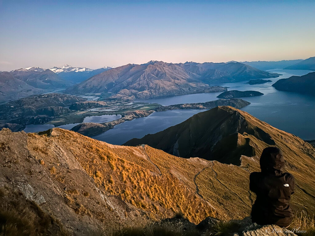 photo of Roys peak hike at sunrise